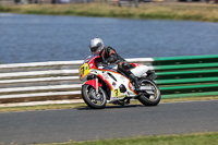 Vintage-motorcycle-club;eventdigitalimages;mallory-park;mallory-park-trackday-photographs;no-limits-trackdays;peter-wileman-photography;trackday-digital-images;trackday-photos;vmcc-festival-1000-bikes-photographs