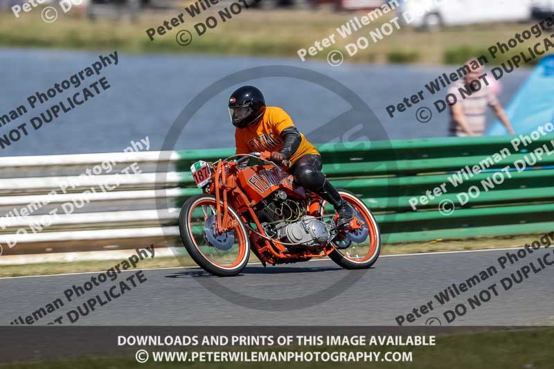 Vintage motorcycle club;eventdigitalimages;mallory park;mallory park trackday photographs;no limits trackdays;peter wileman photography;trackday digital images;trackday photos;vmcc festival 1000 bikes photographs