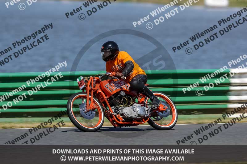 Vintage motorcycle club;eventdigitalimages;mallory park;mallory park trackday photographs;no limits trackdays;peter wileman photography;trackday digital images;trackday photos;vmcc festival 1000 bikes photographs