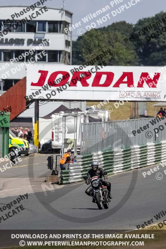 Vintage motorcycle club;eventdigitalimages;mallory park;mallory park trackday photographs;no limits trackdays;peter wileman photography;trackday digital images;trackday photos;vmcc festival 1000 bikes photographs