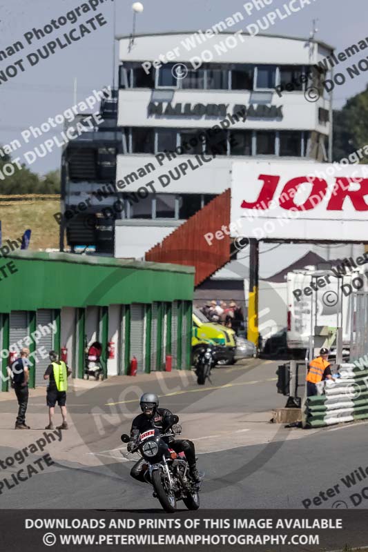 Vintage motorcycle club;eventdigitalimages;mallory park;mallory park trackday photographs;no limits trackdays;peter wileman photography;trackday digital images;trackday photos;vmcc festival 1000 bikes photographs