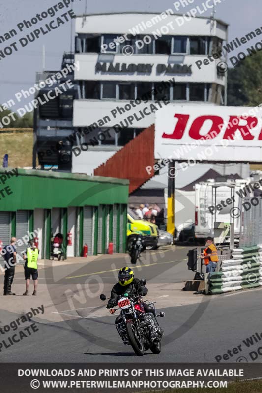 Vintage motorcycle club;eventdigitalimages;mallory park;mallory park trackday photographs;no limits trackdays;peter wileman photography;trackday digital images;trackday photos;vmcc festival 1000 bikes photographs