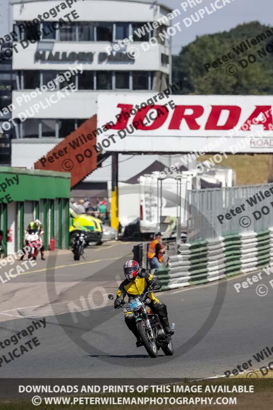 Vintage motorcycle club;eventdigitalimages;mallory park;mallory park trackday photographs;no limits trackdays;peter wileman photography;trackday digital images;trackday photos;vmcc festival 1000 bikes photographs