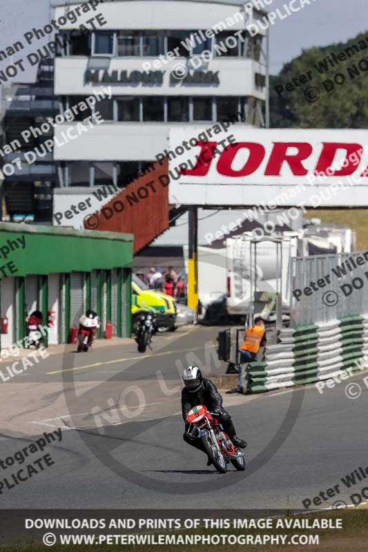 Vintage motorcycle club;eventdigitalimages;mallory park;mallory park trackday photographs;no limits trackdays;peter wileman photography;trackday digital images;trackday photos;vmcc festival 1000 bikes photographs