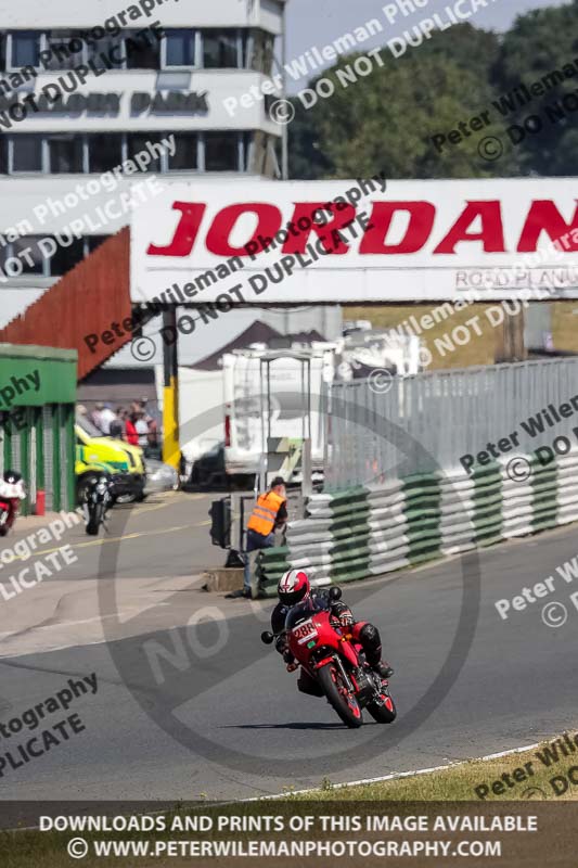 Vintage motorcycle club;eventdigitalimages;mallory park;mallory park trackday photographs;no limits trackdays;peter wileman photography;trackday digital images;trackday photos;vmcc festival 1000 bikes photographs