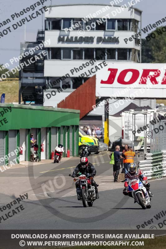 Vintage motorcycle club;eventdigitalimages;mallory park;mallory park trackday photographs;no limits trackdays;peter wileman photography;trackday digital images;trackday photos;vmcc festival 1000 bikes photographs