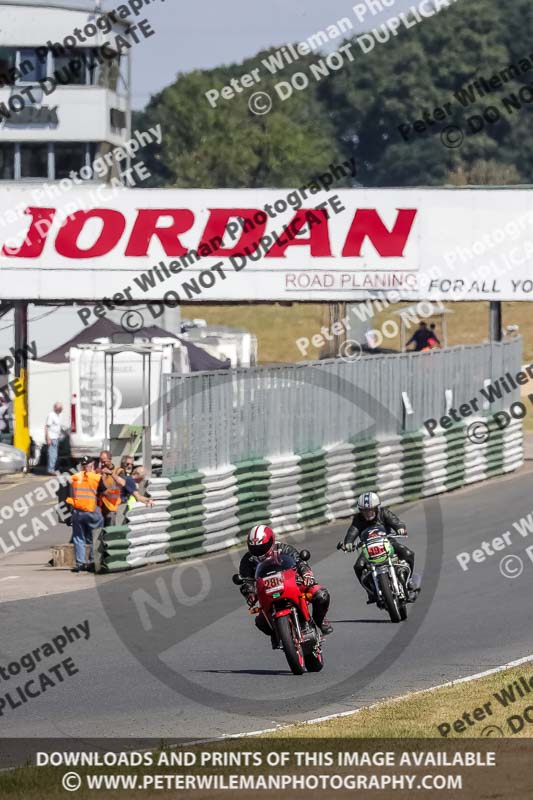 Vintage motorcycle club;eventdigitalimages;mallory park;mallory park trackday photographs;no limits trackdays;peter wileman photography;trackday digital images;trackday photos;vmcc festival 1000 bikes photographs