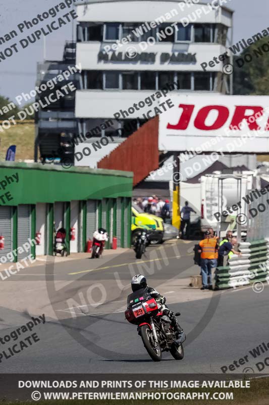 Vintage motorcycle club;eventdigitalimages;mallory park;mallory park trackday photographs;no limits trackdays;peter wileman photography;trackday digital images;trackday photos;vmcc festival 1000 bikes photographs