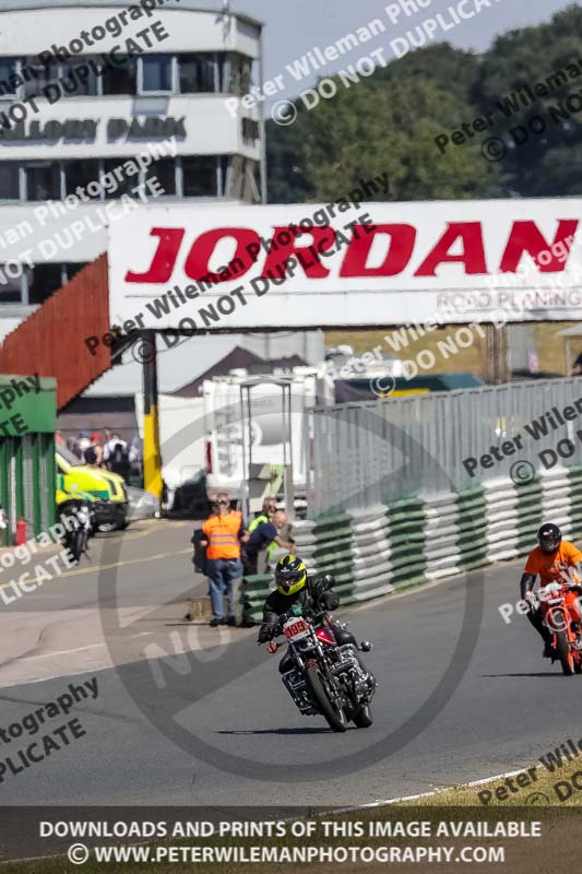Vintage motorcycle club;eventdigitalimages;mallory park;mallory park trackday photographs;no limits trackdays;peter wileman photography;trackday digital images;trackday photos;vmcc festival 1000 bikes photographs