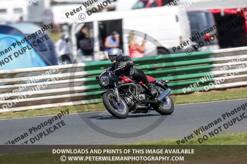 Vintage motorcycle club;eventdigitalimages;mallory park;mallory park trackday photographs;no limits trackdays;peter wileman photography;trackday digital images;trackday photos;vmcc festival 1000 bikes photographs