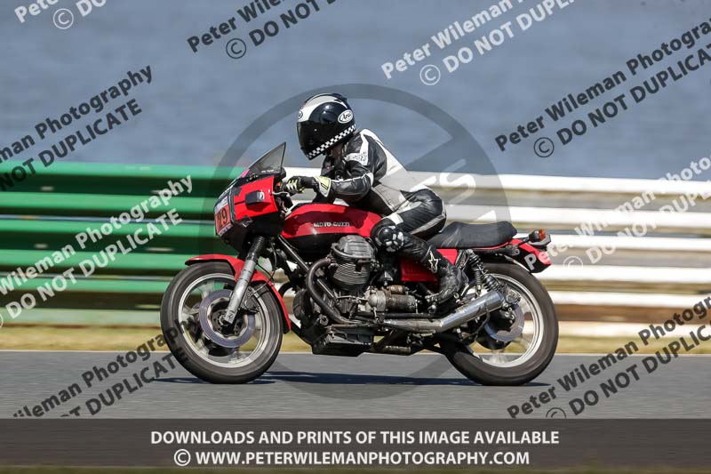 Vintage motorcycle club;eventdigitalimages;mallory park;mallory park trackday photographs;no limits trackdays;peter wileman photography;trackday digital images;trackday photos;vmcc festival 1000 bikes photographs