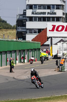 Vintage-motorcycle-club;eventdigitalimages;mallory-park;mallory-park-trackday-photographs;no-limits-trackdays;peter-wileman-photography;trackday-digital-images;trackday-photos;vmcc-festival-1000-bikes-photographs