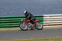 Vintage-motorcycle-club;eventdigitalimages;mallory-park;mallory-park-trackday-photographs;no-limits-trackdays;peter-wileman-photography;trackday-digital-images;trackday-photos;vmcc-festival-1000-bikes-photographs