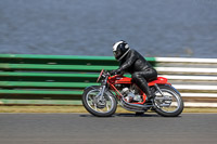 Vintage-motorcycle-club;eventdigitalimages;mallory-park;mallory-park-trackday-photographs;no-limits-trackdays;peter-wileman-photography;trackday-digital-images;trackday-photos;vmcc-festival-1000-bikes-photographs