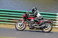 Vintage-motorcycle-club;eventdigitalimages;mallory-park;mallory-park-trackday-photographs;no-limits-trackdays;peter-wileman-photography;trackday-digital-images;trackday-photos;vmcc-festival-1000-bikes-photographs