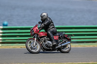 Vintage-motorcycle-club;eventdigitalimages;mallory-park;mallory-park-trackday-photographs;no-limits-trackdays;peter-wileman-photography;trackday-digital-images;trackday-photos;vmcc-festival-1000-bikes-photographs