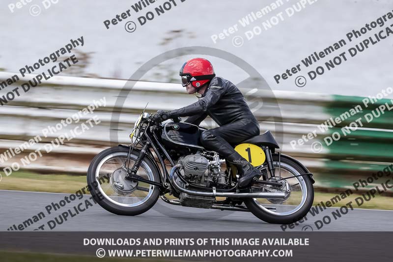 Vintage motorcycle club;eventdigitalimages;mallory park;mallory park trackday photographs;no limits trackdays;peter wileman photography;trackday digital images;trackday photos;vmcc festival 1000 bikes photographs