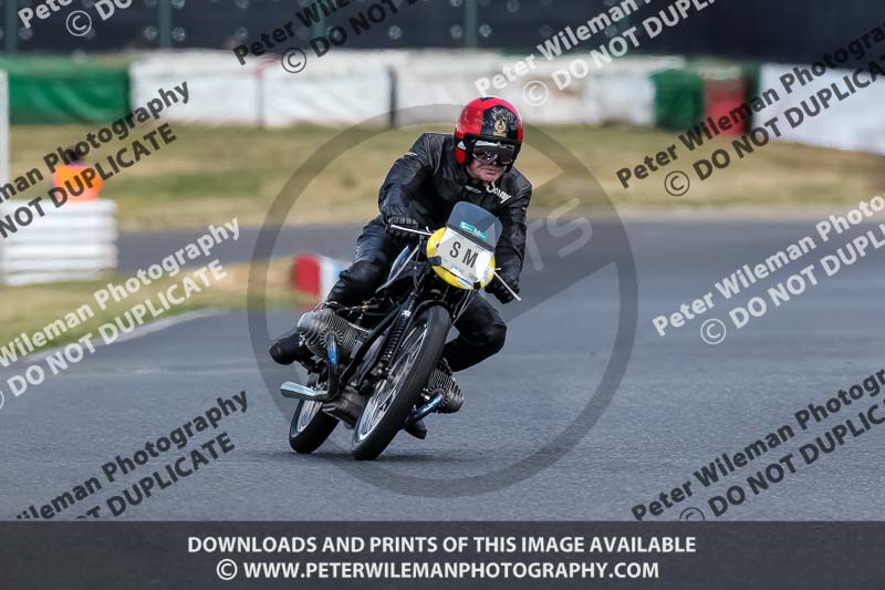 Vintage motorcycle club;eventdigitalimages;mallory park;mallory park trackday photographs;no limits trackdays;peter wileman photography;trackday digital images;trackday photos;vmcc festival 1000 bikes photographs