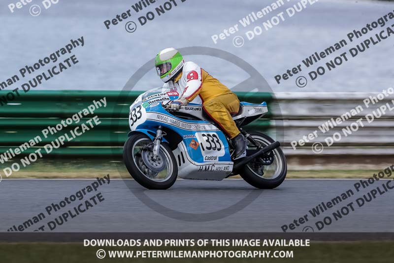 Vintage motorcycle club;eventdigitalimages;mallory park;mallory park trackday photographs;no limits trackdays;peter wileman photography;trackday digital images;trackday photos;vmcc festival 1000 bikes photographs