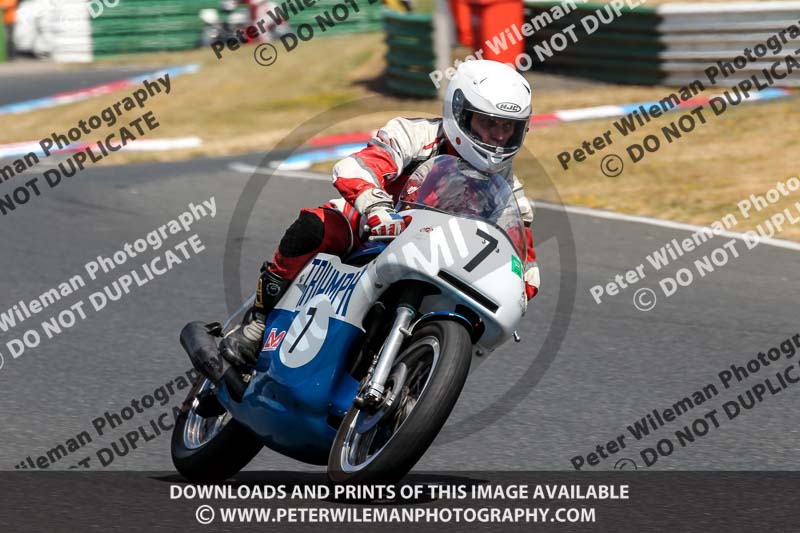 Vintage motorcycle club;eventdigitalimages;mallory park;mallory park trackday photographs;no limits trackdays;peter wileman photography;trackday digital images;trackday photos;vmcc festival 1000 bikes photographs