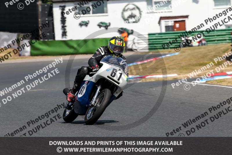 Vintage motorcycle club;eventdigitalimages;mallory park;mallory park trackday photographs;no limits trackdays;peter wileman photography;trackday digital images;trackday photos;vmcc festival 1000 bikes photographs