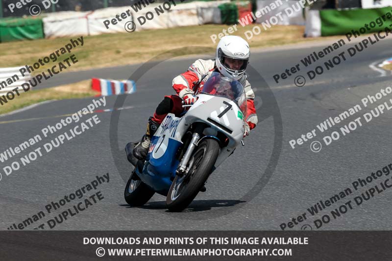 Vintage motorcycle club;eventdigitalimages;mallory park;mallory park trackday photographs;no limits trackdays;peter wileman photography;trackday digital images;trackday photos;vmcc festival 1000 bikes photographs