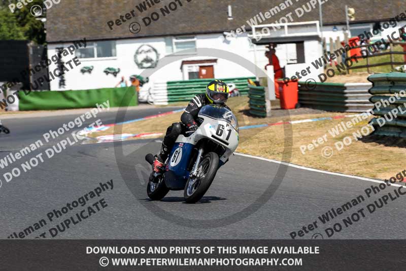 Vintage motorcycle club;eventdigitalimages;mallory park;mallory park trackday photographs;no limits trackdays;peter wileman photography;trackday digital images;trackday photos;vmcc festival 1000 bikes photographs