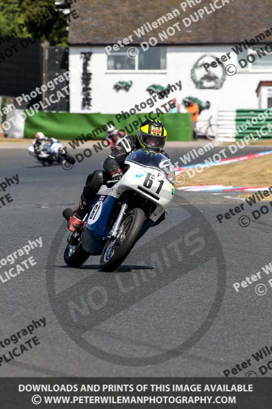 Vintage motorcycle club;eventdigitalimages;mallory park;mallory park trackday photographs;no limits trackdays;peter wileman photography;trackday digital images;trackday photos;vmcc festival 1000 bikes photographs