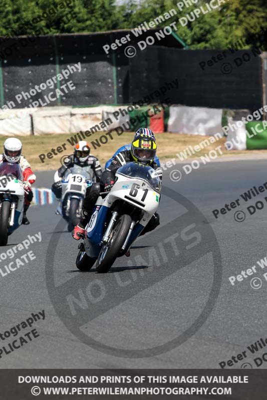 Vintage motorcycle club;eventdigitalimages;mallory park;mallory park trackday photographs;no limits trackdays;peter wileman photography;trackday digital images;trackday photos;vmcc festival 1000 bikes photographs