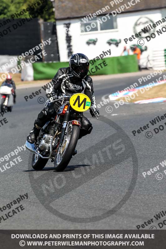 Vintage motorcycle club;eventdigitalimages;mallory park;mallory park trackday photographs;no limits trackdays;peter wileman photography;trackday digital images;trackday photos;vmcc festival 1000 bikes photographs