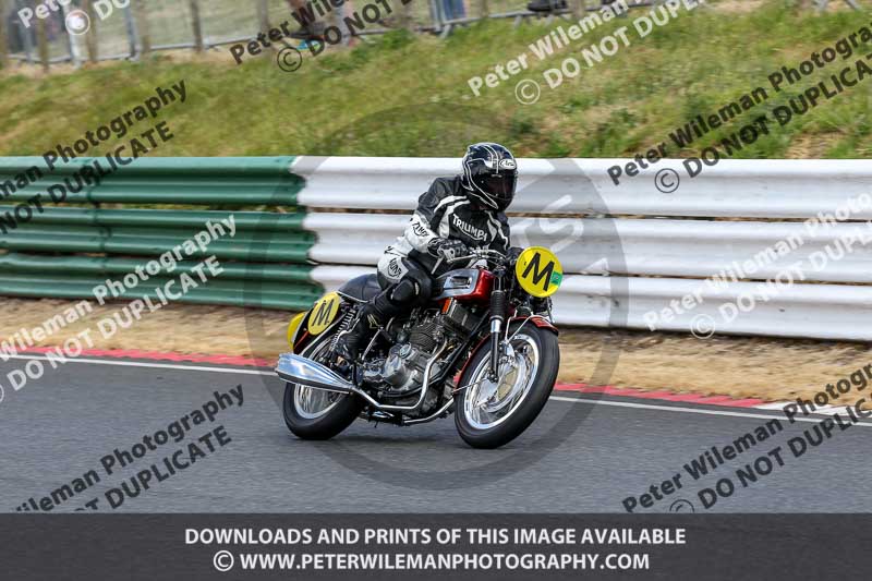 Vintage motorcycle club;eventdigitalimages;mallory park;mallory park trackday photographs;no limits trackdays;peter wileman photography;trackday digital images;trackday photos;vmcc festival 1000 bikes photographs