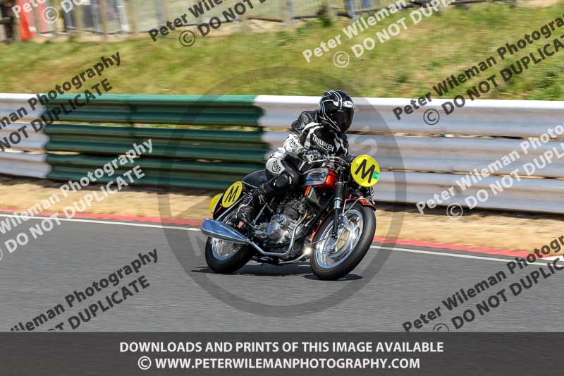Vintage motorcycle club;eventdigitalimages;mallory park;mallory park trackday photographs;no limits trackdays;peter wileman photography;trackday digital images;trackday photos;vmcc festival 1000 bikes photographs