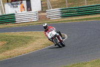 Vintage-motorcycle-club;eventdigitalimages;mallory-park;mallory-park-trackday-photographs;no-limits-trackdays;peter-wileman-photography;trackday-digital-images;trackday-photos;vmcc-festival-1000-bikes-photographs