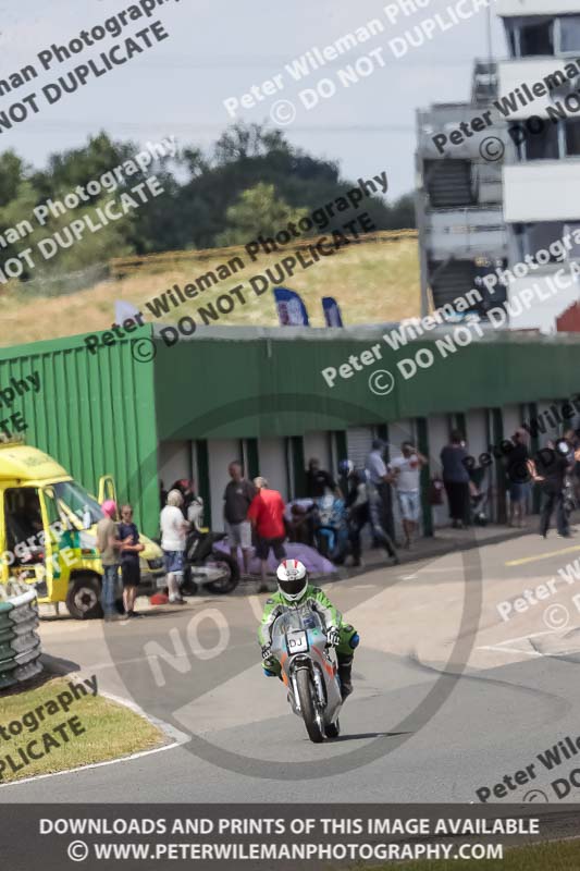 Vintage motorcycle club;eventdigitalimages;mallory park;mallory park trackday photographs;no limits trackdays;peter wileman photography;trackday digital images;trackday photos;vmcc festival 1000 bikes photographs