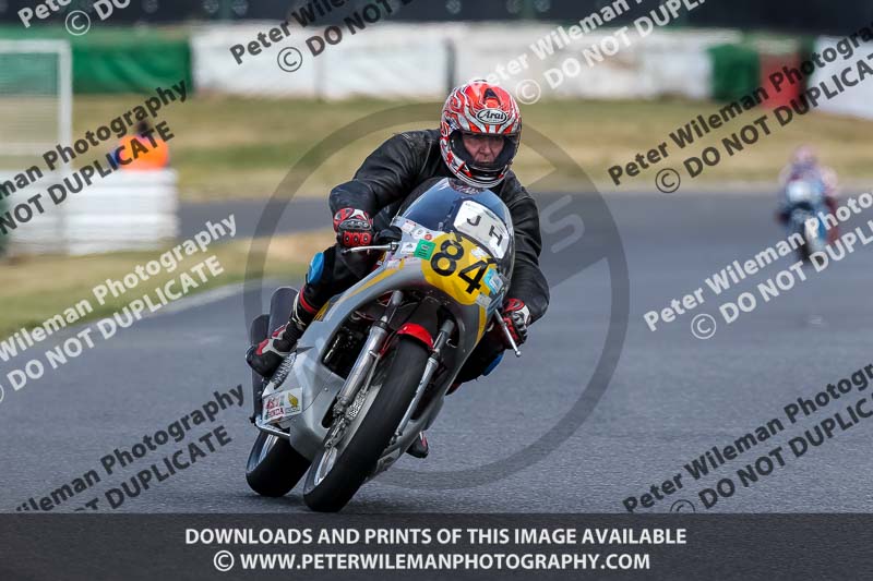 Vintage motorcycle club;eventdigitalimages;mallory park;mallory park trackday photographs;no limits trackdays;peter wileman photography;trackday digital images;trackday photos;vmcc festival 1000 bikes photographs
