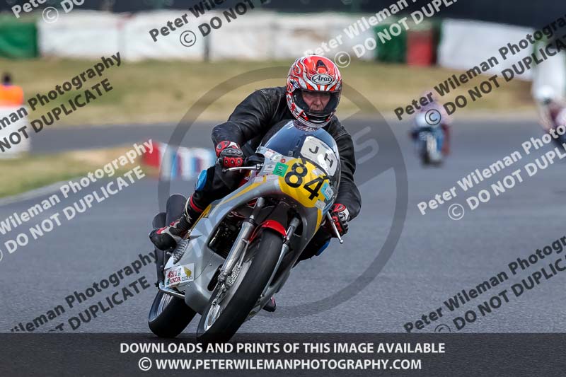 Vintage motorcycle club;eventdigitalimages;mallory park;mallory park trackday photographs;no limits trackdays;peter wileman photography;trackday digital images;trackday photos;vmcc festival 1000 bikes photographs
