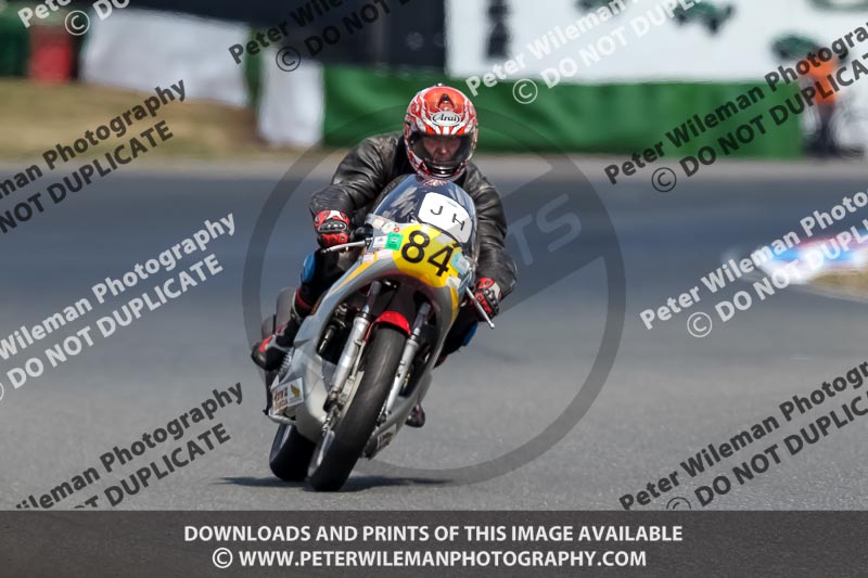 Vintage motorcycle club;eventdigitalimages;mallory park;mallory park trackday photographs;no limits trackdays;peter wileman photography;trackday digital images;trackday photos;vmcc festival 1000 bikes photographs