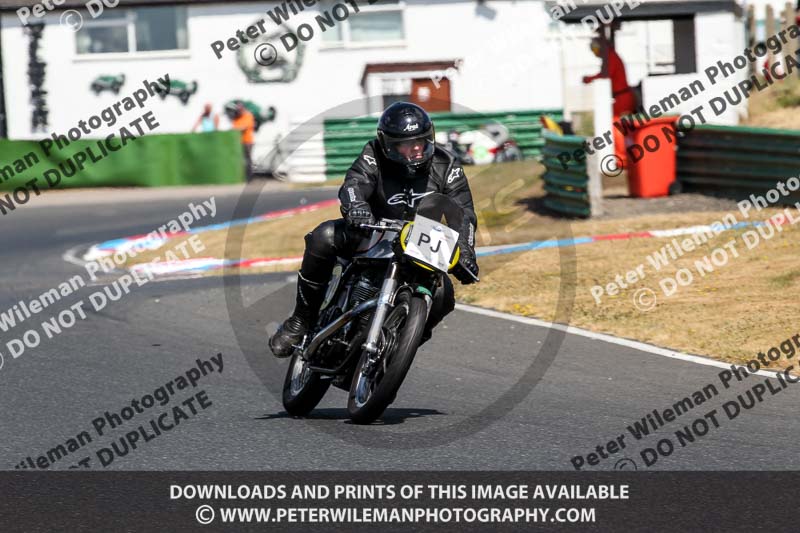 Vintage motorcycle club;eventdigitalimages;mallory park;mallory park trackday photographs;no limits trackdays;peter wileman photography;trackday digital images;trackday photos;vmcc festival 1000 bikes photographs