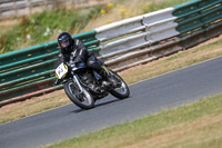 Vintage-motorcycle-club;eventdigitalimages;mallory-park;mallory-park-trackday-photographs;no-limits-trackdays;peter-wileman-photography;trackday-digital-images;trackday-photos;vmcc-festival-1000-bikes-photographs