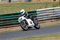 Vintage-motorcycle-club;eventdigitalimages;mallory-park;mallory-park-trackday-photographs;no-limits-trackdays;peter-wileman-photography;trackday-digital-images;trackday-photos;vmcc-festival-1000-bikes-photographs