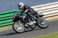enduro-digital-images;event-digital-images;eventdigitalimages;mallory-park;mallory-park-photographs;mallory-park-trackday;mallory-park-trackday-photographs;no-limits-trackdays;peter-wileman-photography;racing-digital-images;trackday-digital-images;trackday-photos