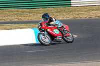 enduro-digital-images;event-digital-images;eventdigitalimages;mallory-park;mallory-park-photographs;mallory-park-trackday;mallory-park-trackday-photographs;no-limits-trackdays;peter-wileman-photography;racing-digital-images;trackday-digital-images;trackday-photos