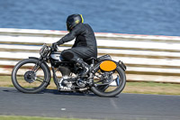 enduro-digital-images;event-digital-images;eventdigitalimages;mallory-park;mallory-park-photographs;mallory-park-trackday;mallory-park-trackday-photographs;no-limits-trackdays;peter-wileman-photography;racing-digital-images;trackday-digital-images;trackday-photos