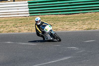 enduro-digital-images;event-digital-images;eventdigitalimages;mallory-park;mallory-park-photographs;mallory-park-trackday;mallory-park-trackday-photographs;no-limits-trackdays;peter-wileman-photography;racing-digital-images;trackday-digital-images;trackday-photos