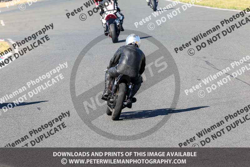 enduro digital images;event digital images;eventdigitalimages;mallory park;mallory park photographs;mallory park trackday;mallory park trackday photographs;no limits trackdays;peter wileman photography;racing digital images;trackday digital images;trackday photos