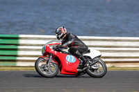 enduro-digital-images;event-digital-images;eventdigitalimages;mallory-park;mallory-park-photographs;mallory-park-trackday;mallory-park-trackday-photographs;no-limits-trackdays;peter-wileman-photography;racing-digital-images;trackday-digital-images;trackday-photos