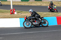 enduro-digital-images;event-digital-images;eventdigitalimages;mallory-park;mallory-park-photographs;mallory-park-trackday;mallory-park-trackday-photographs;no-limits-trackdays;peter-wileman-photography;racing-digital-images;trackday-digital-images;trackday-photos