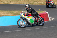 enduro-digital-images;event-digital-images;eventdigitalimages;mallory-park;mallory-park-photographs;mallory-park-trackday;mallory-park-trackday-photographs;no-limits-trackdays;peter-wileman-photography;racing-digital-images;trackday-digital-images;trackday-photos