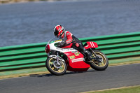 enduro-digital-images;event-digital-images;eventdigitalimages;mallory-park;mallory-park-photographs;mallory-park-trackday;mallory-park-trackday-photographs;no-limits-trackdays;peter-wileman-photography;racing-digital-images;trackday-digital-images;trackday-photos