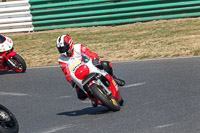 enduro-digital-images;event-digital-images;eventdigitalimages;mallory-park;mallory-park-photographs;mallory-park-trackday;mallory-park-trackday-photographs;no-limits-trackdays;peter-wileman-photography;racing-digital-images;trackday-digital-images;trackday-photos